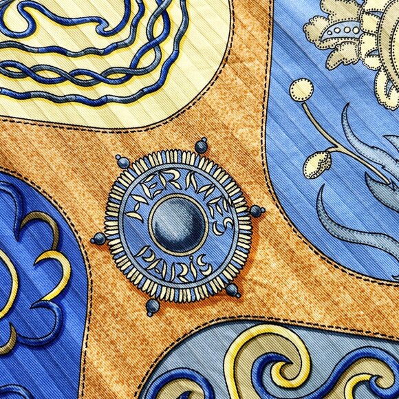 Hermès 100% Silk Pleated Scarf, ironed flat to highlight refined look in wear - Picture 9 of 14